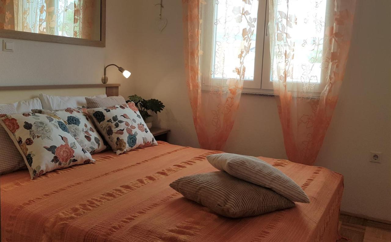 Apartmani Villa Lilliana ตรีบูนย์ ภายนอก รูปภาพ