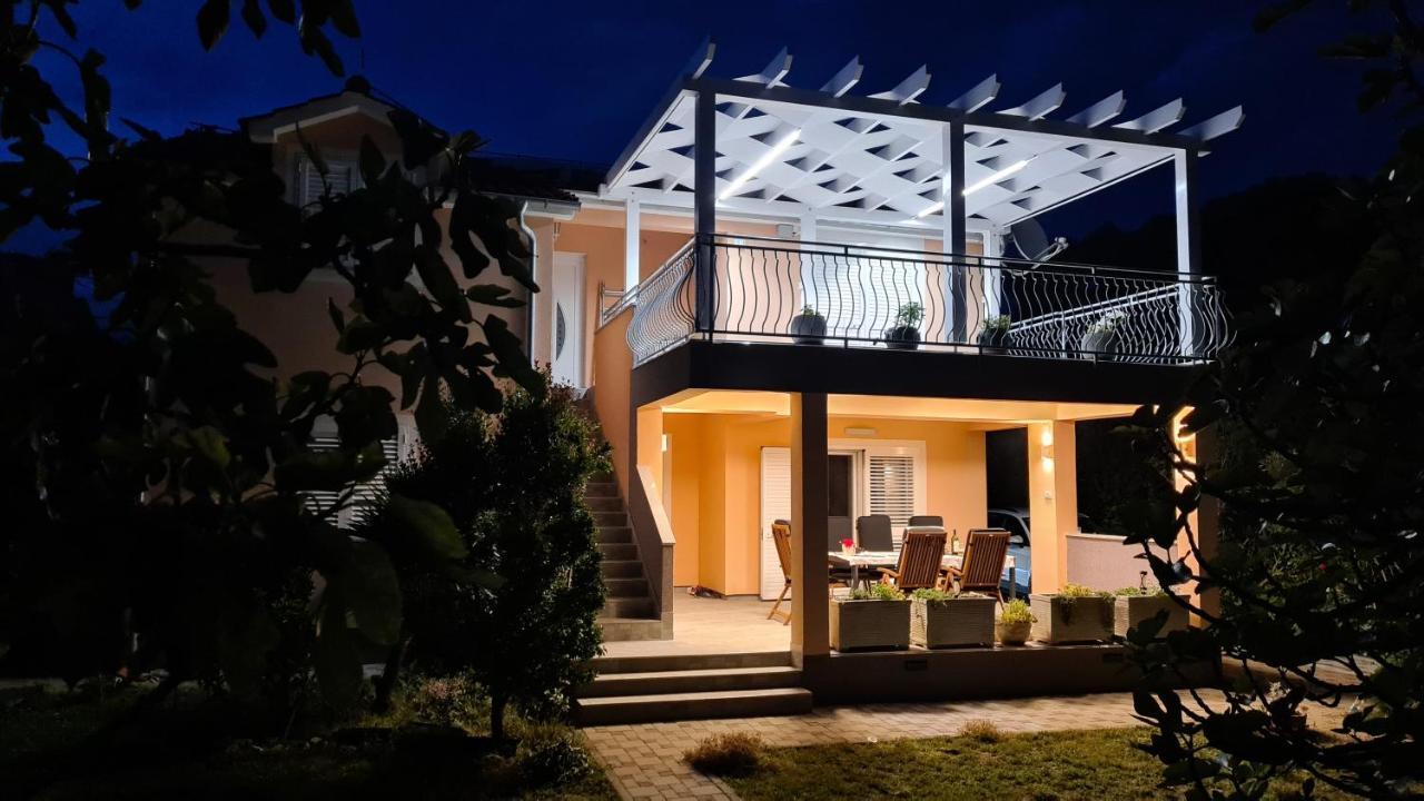 Apartmani Villa Lilliana ตรีบูนย์ ภายนอก รูปภาพ