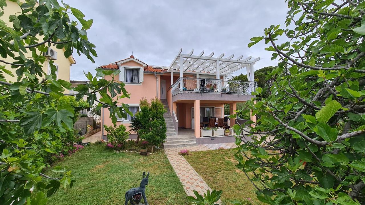 Apartmani Villa Lilliana ตรีบูนย์ ภายนอก รูปภาพ